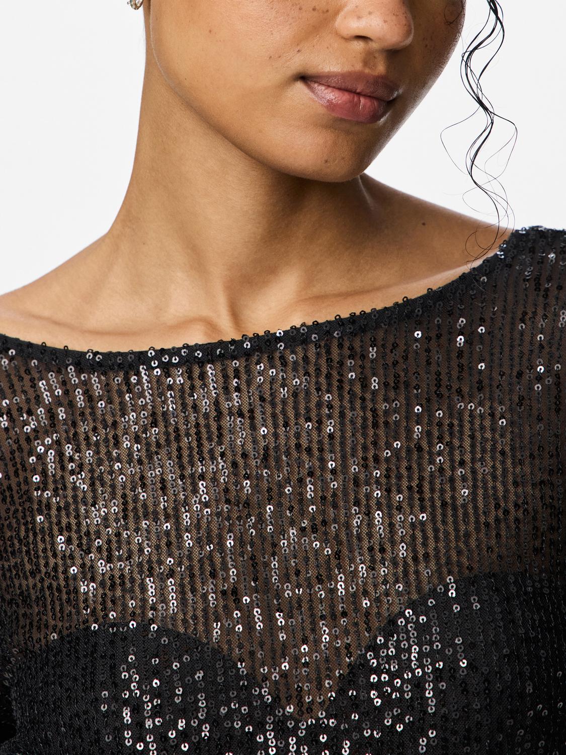 model_shot-creative